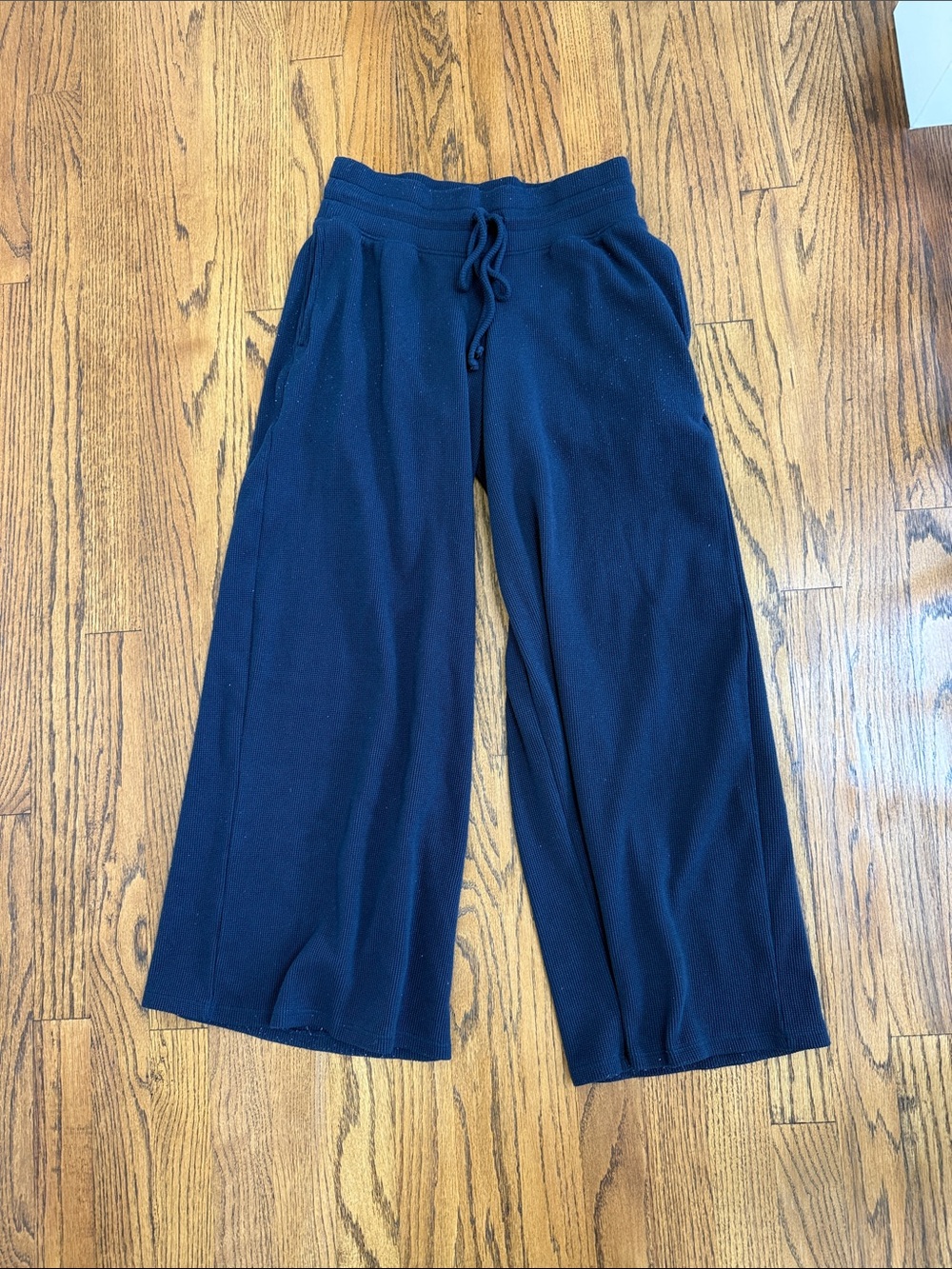 Brandy Melville Navy Wide-Leg Sweatpants - Gilly Hicks